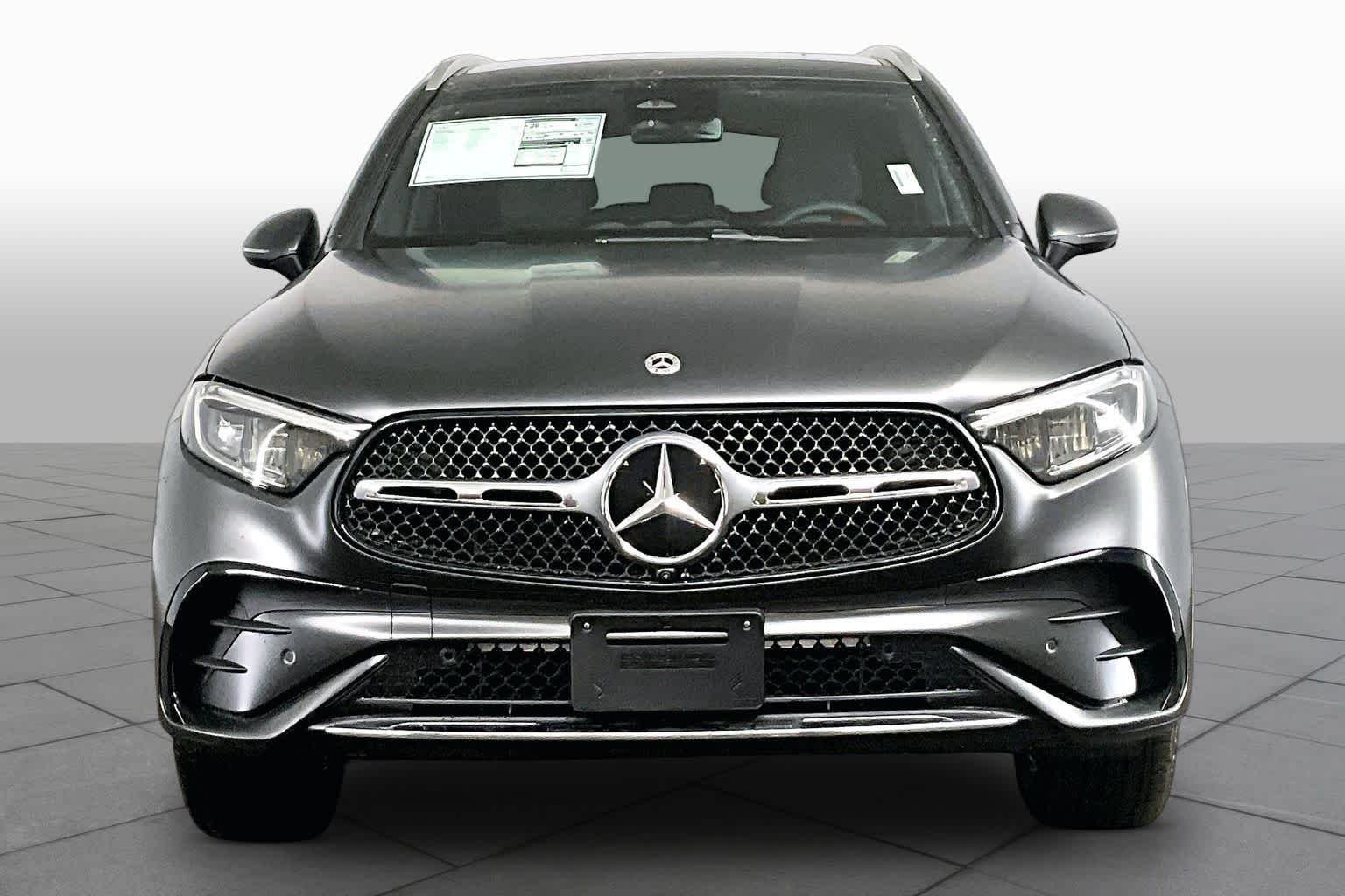 New 2026 MANUFAKTUR Graphite Grey Magno Mercedes-Benz GLC 300 image 3