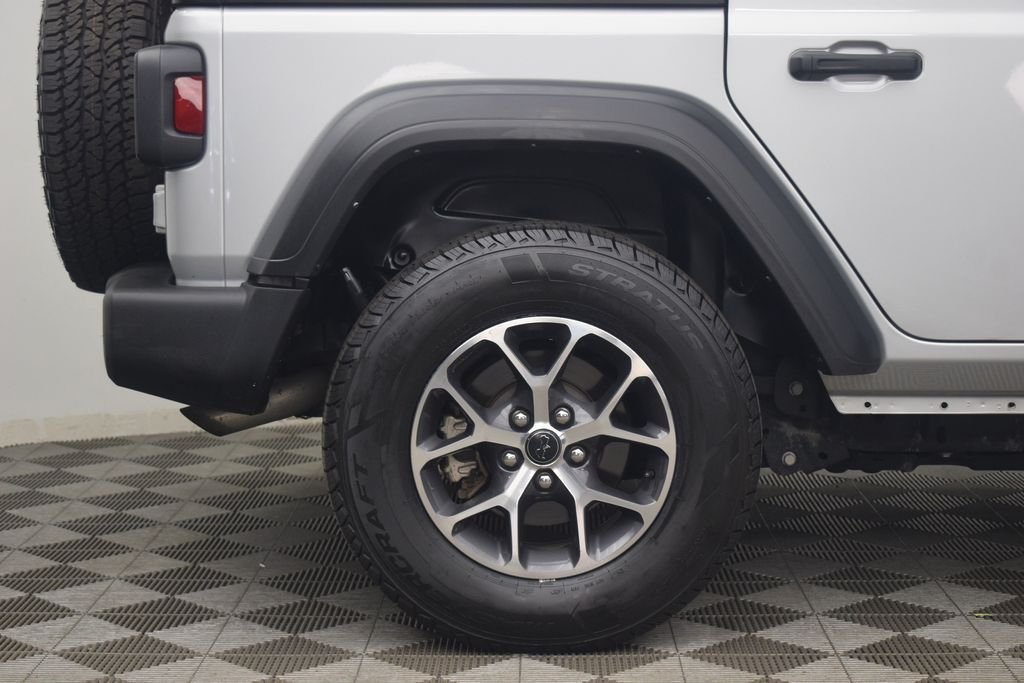 Used 2024 Silver Zynith Clearcoat Jeep Sport S image 30