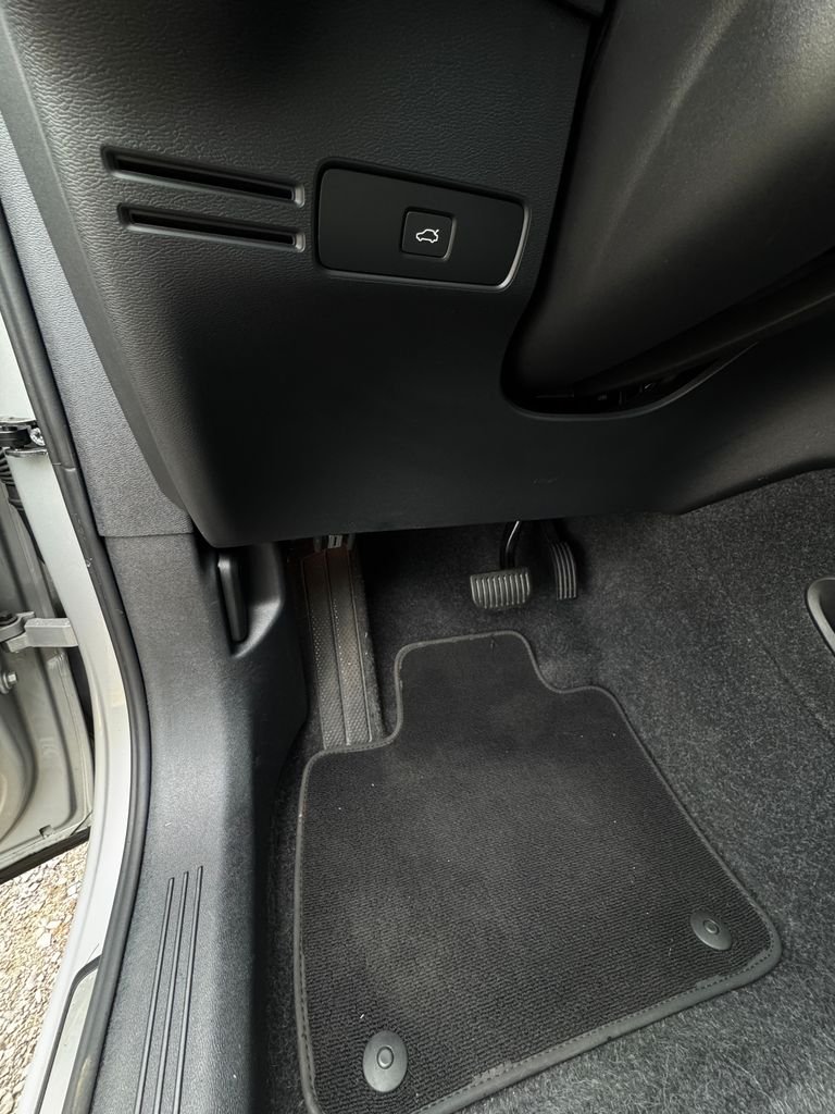Used 2024 Silver Volvo B5 Core image 15