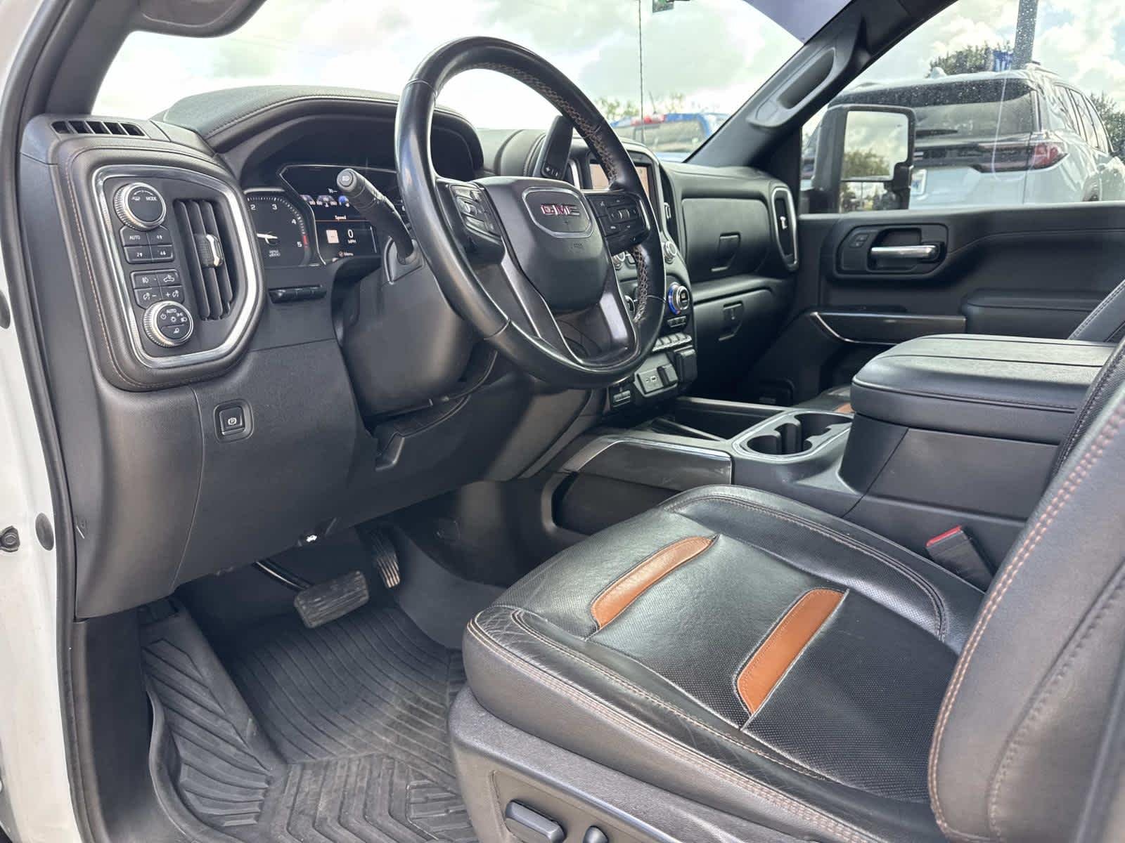 Used 2023 SUMMIT WHITE GMC AT4 image 10