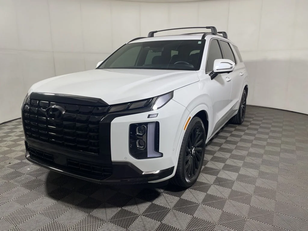 Used 2025 White Hyundai Calligraphy Night Edition image 4