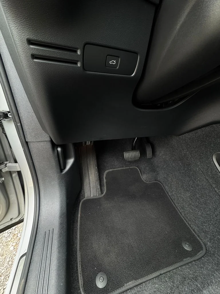 2024 Volvo XC40 Core - Photo 16
