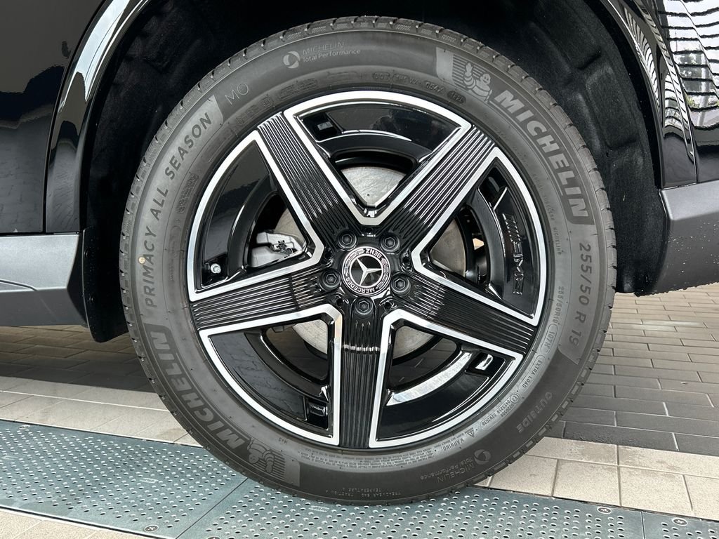 New 2027 Black Mercedes-Benz GLC 300 image 33