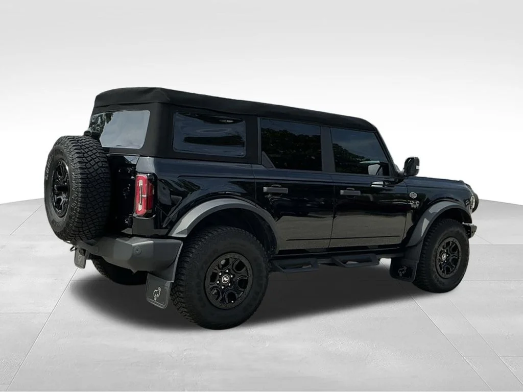 Used 2024 Black Ford Wildtrak image 13