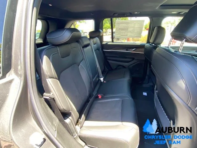 New 2026 Baltic Gray Metallic Clear-Coat Exterior Paint Jeep Laredo image 17