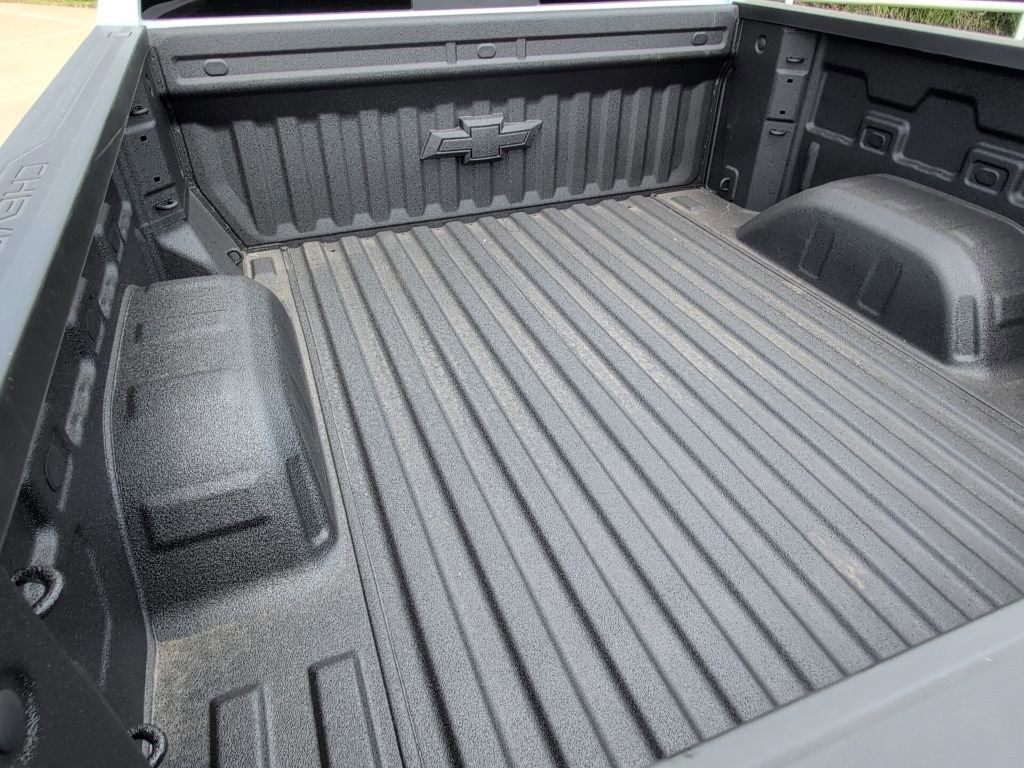 New 2026 Polar White Tricoat Chevrolet High Country image 10