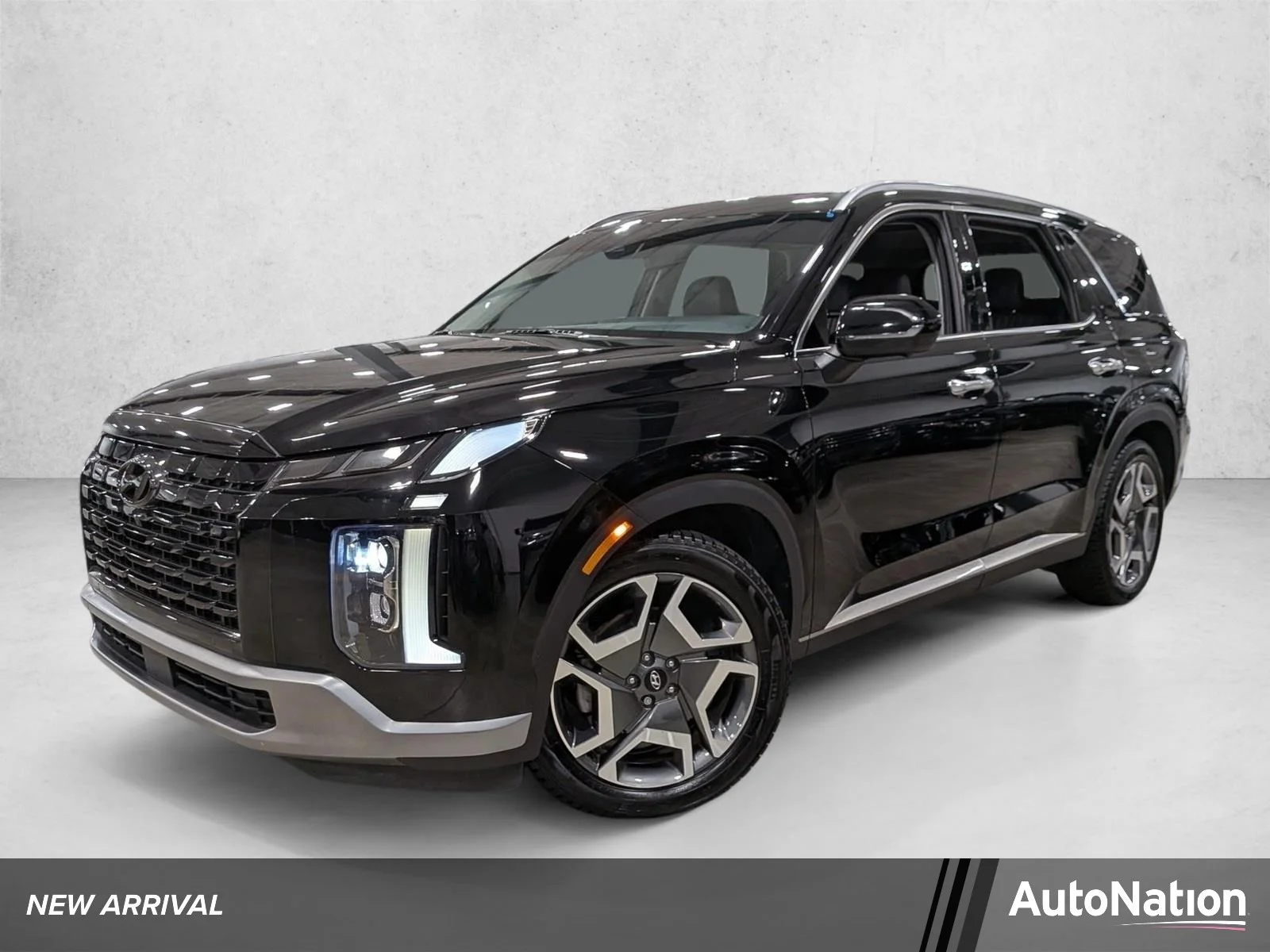 Used 2024 Abyss Black Pearl Hyundai Limited image 1