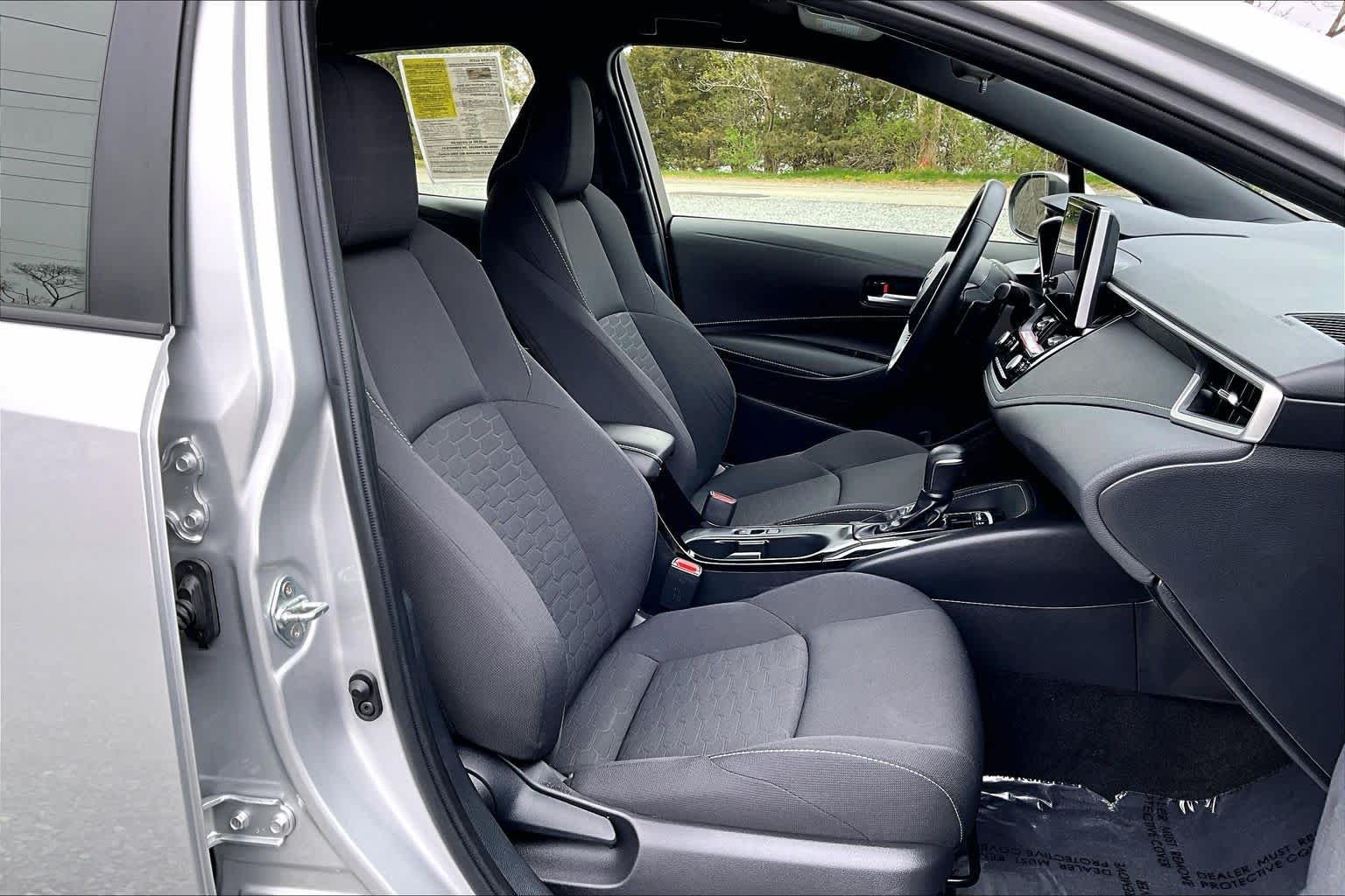 Used 2025 Classic Silver Metallic Toyota SE image 9
