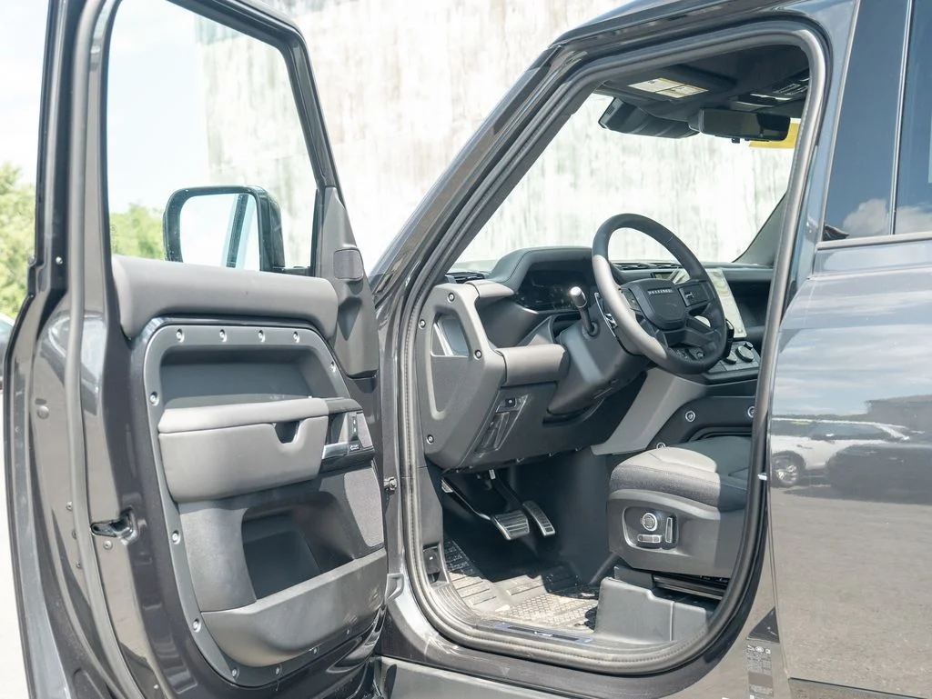 New 2026 Carpathian Grey Land Rover V8 image 10