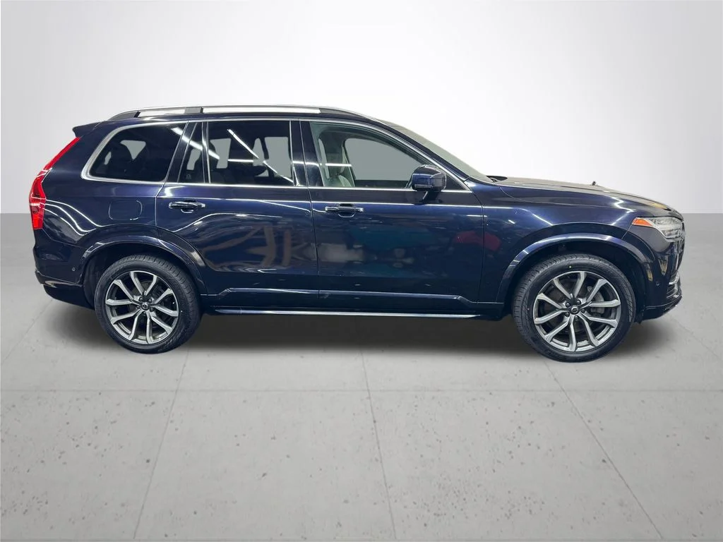 Used 2019 Blue Volvo T5 Momentum image 8