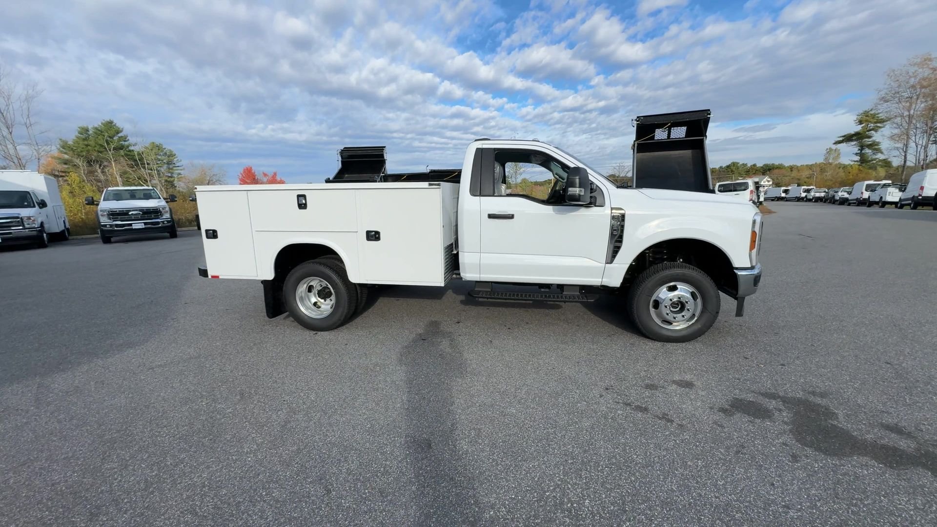 New 2026 Oxford White Ford F-350® XL image 21