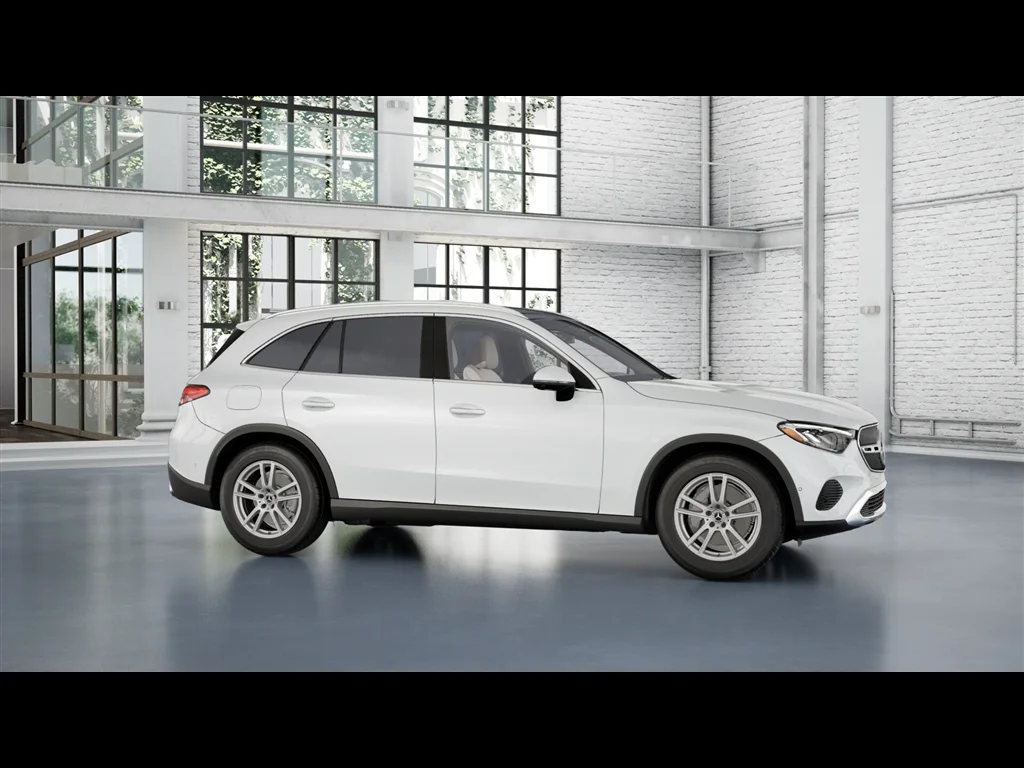 New 2026 MANUFAKTUR Moonlight White Metallic Mercedes-Benz GLC 300 image 9