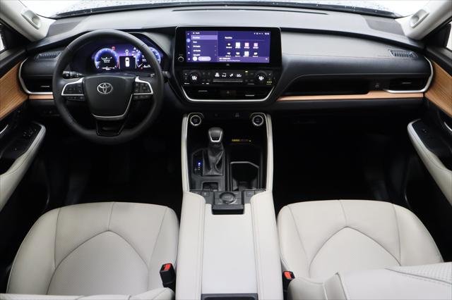 Certified Used 2025 Blueprint Toyota Limited 2.4T image 32