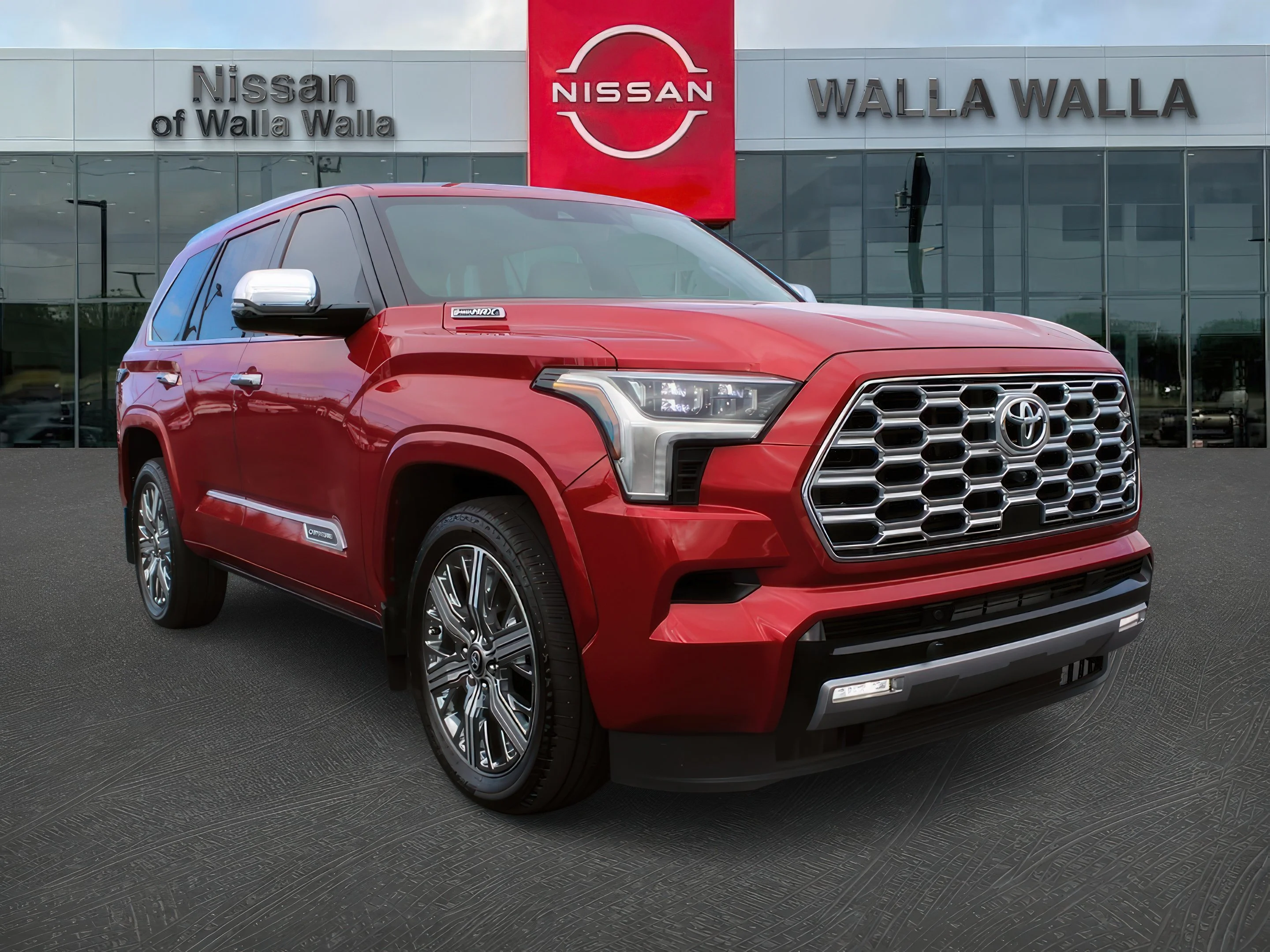 2025 Toyota Sequoia Platinum 4WD i-FORCE MAX Hybrid's photo