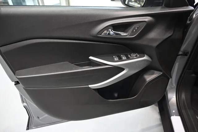 New 2026 Sterling Gray Metallic Chevrolet 1RS image 27