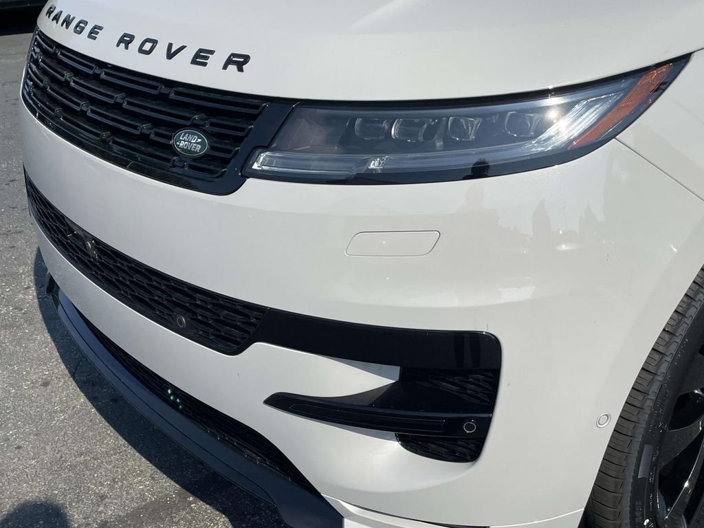 New 2026 Borasco Grey Land Rover Dynamic SE image 8