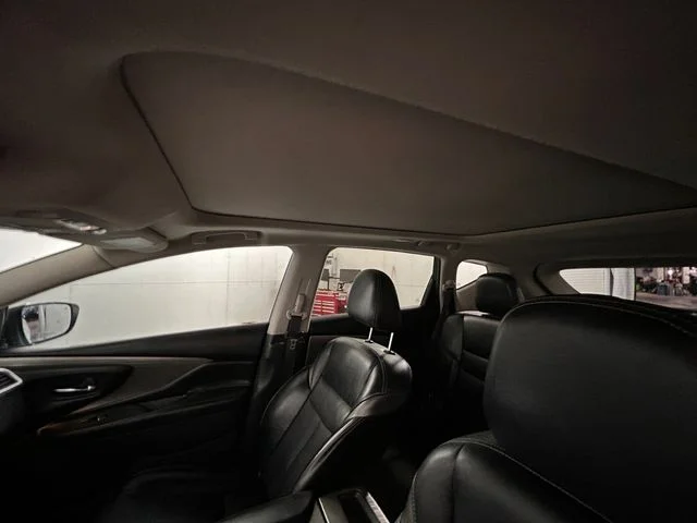 Used 2018 White Nissan Platinum image 25