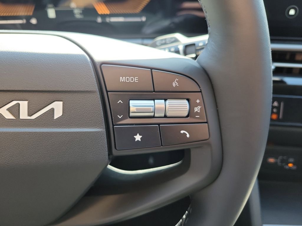 New 2026 Gray Kia LX image 27