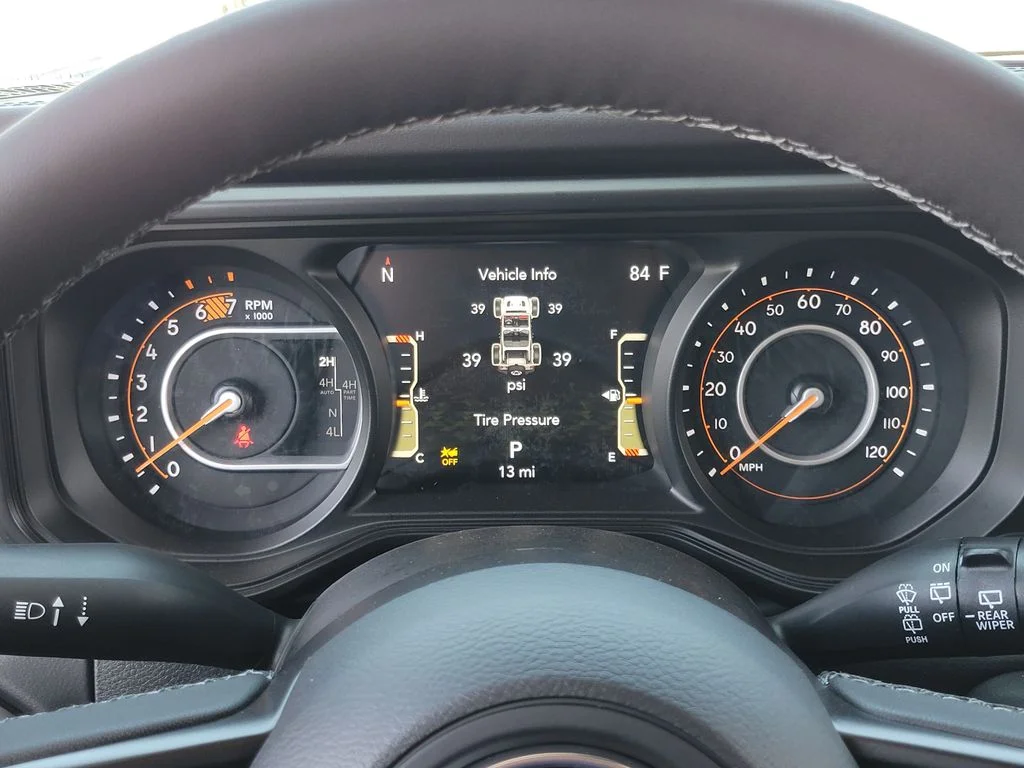 New 2026 Tuscadero Pearlcoat Jeep Rubicon X image 7