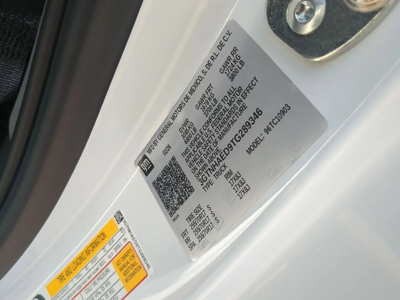 New 2026 Summit White GMC Pro image 31