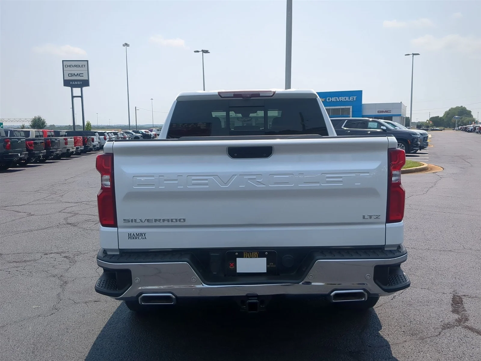 Used 2022 Iridescent Pearl Tricoat Chevrolet LTZ image 7
