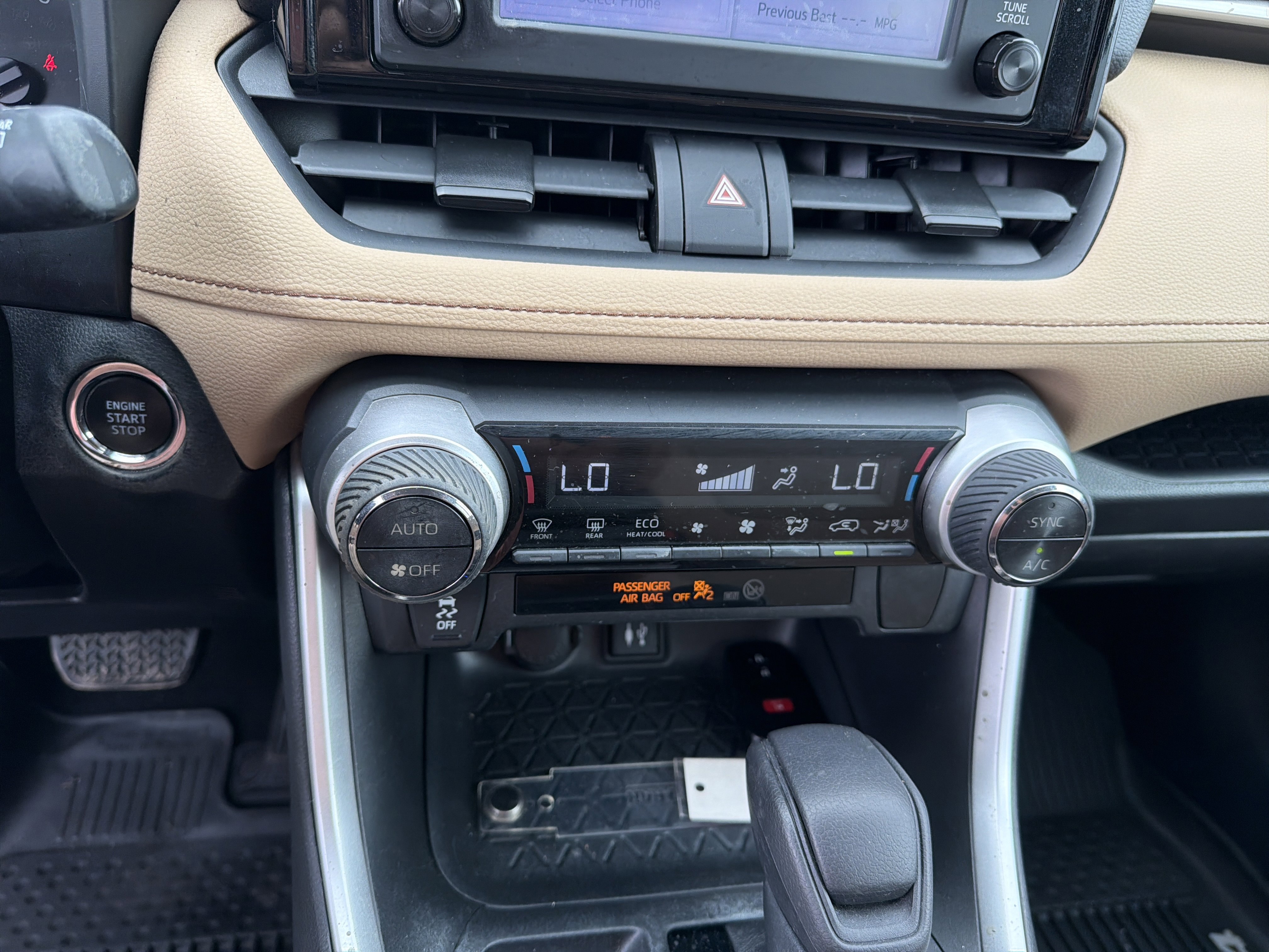 Used 2019 Super White Toyota XLE image 33