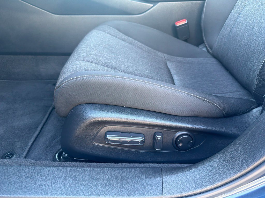 Certified Used 2025  Honda SE image 19