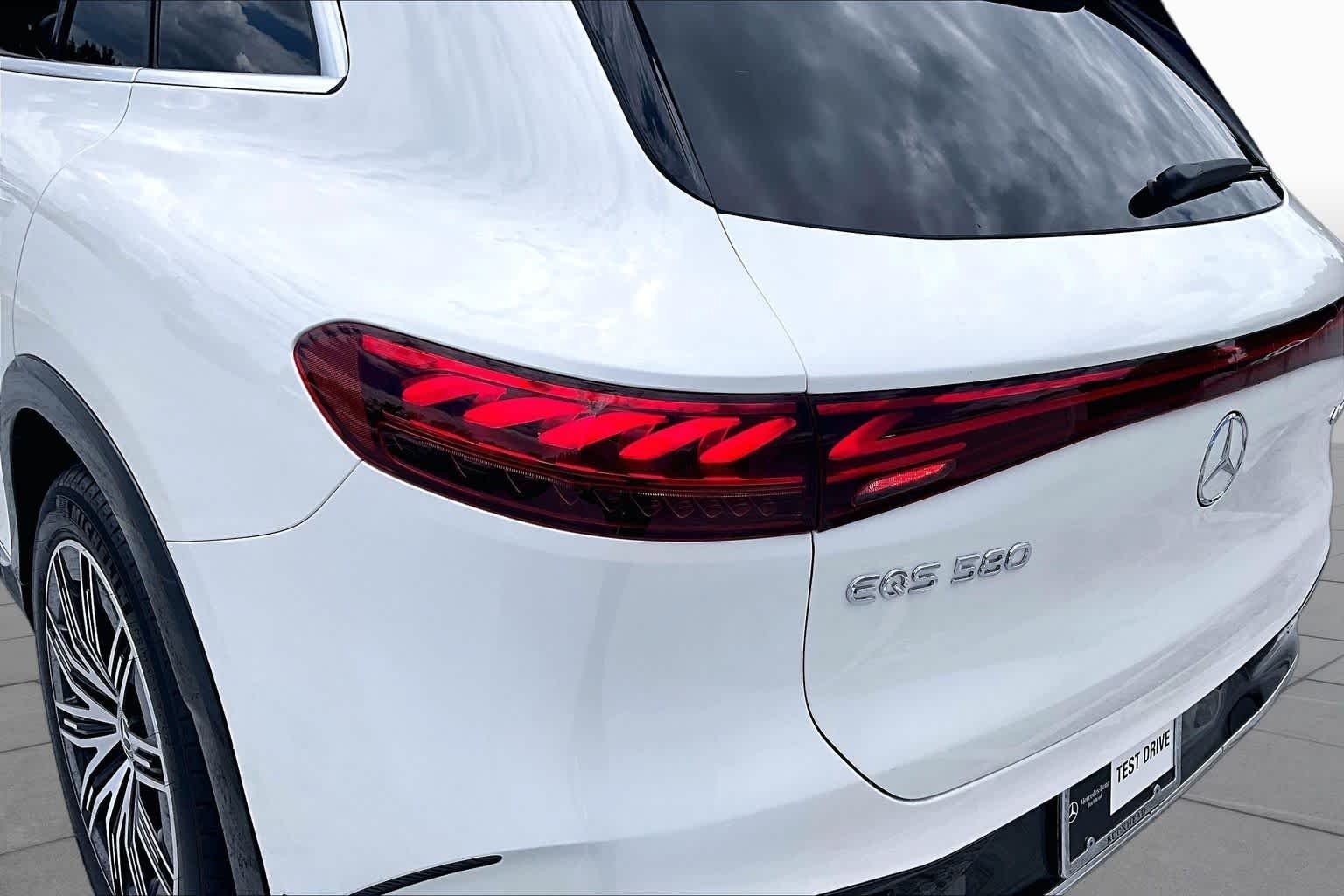 Certified Used 2023 MANUFAKTUR Diamond White Mercedes-Benz EQS 580 image 28