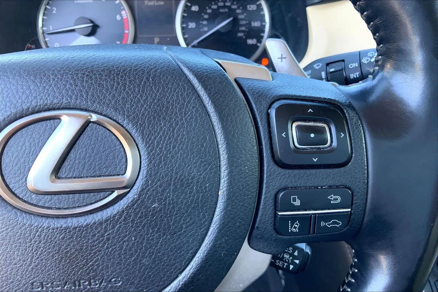 Used 2021 Eminent White Pearl Lexus  image 25