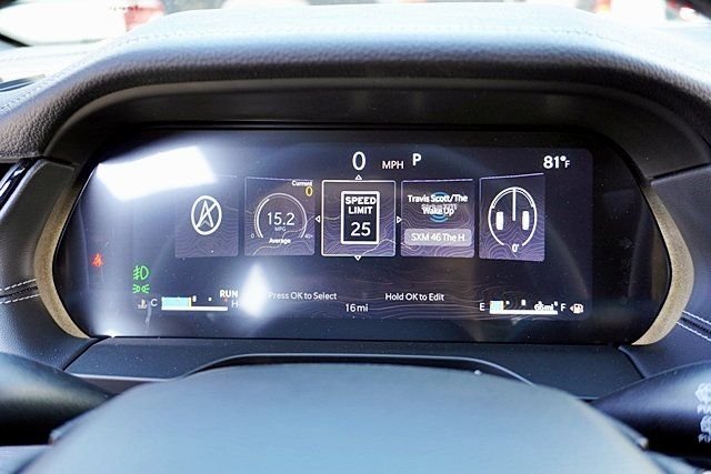 New 2026 Diamond Black Crystal Pearl-Coat Exterior Paint Jeep Limited image 38