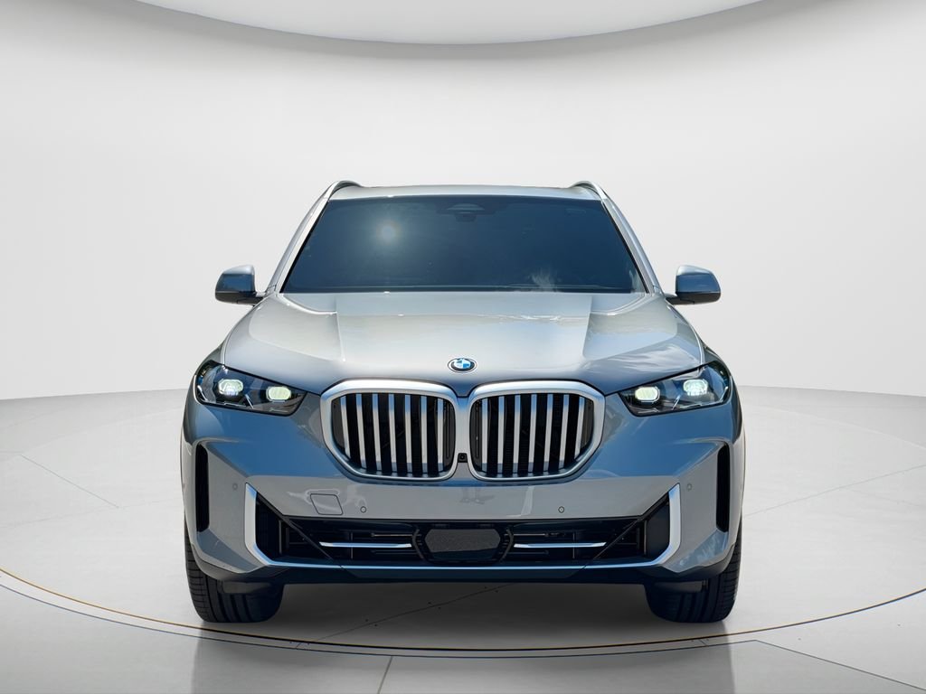 New 2026 Skyscraper Grey Metallic BMW xDrive40i image 2