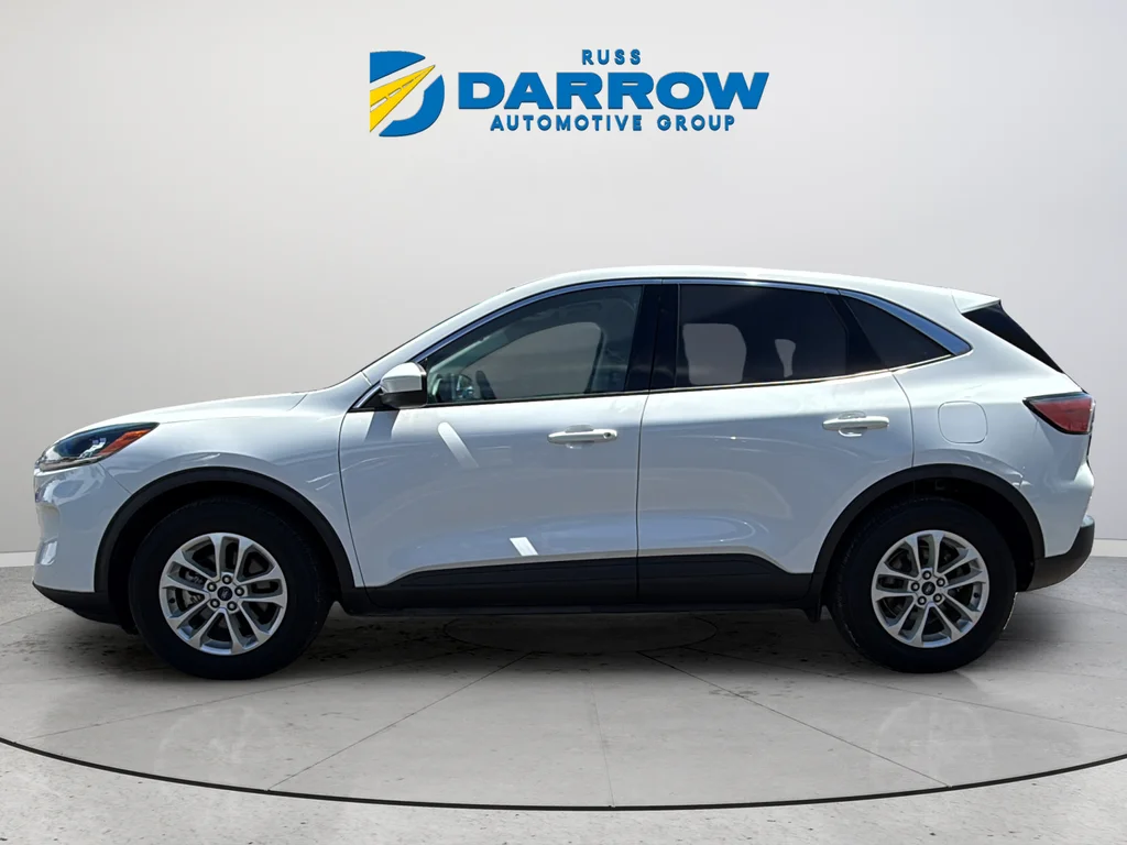 Used 2021 White Ford SE image 2