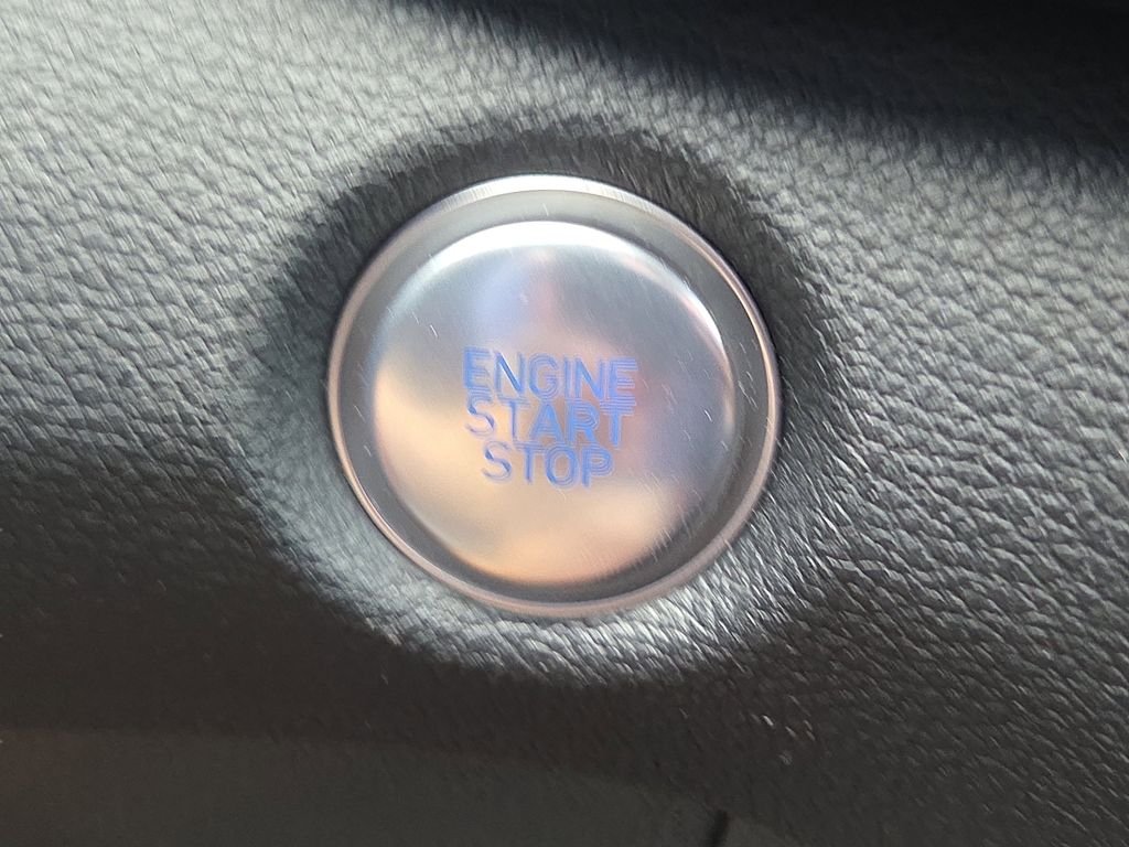 Used 2023 Blue Hyundai SEL image 16