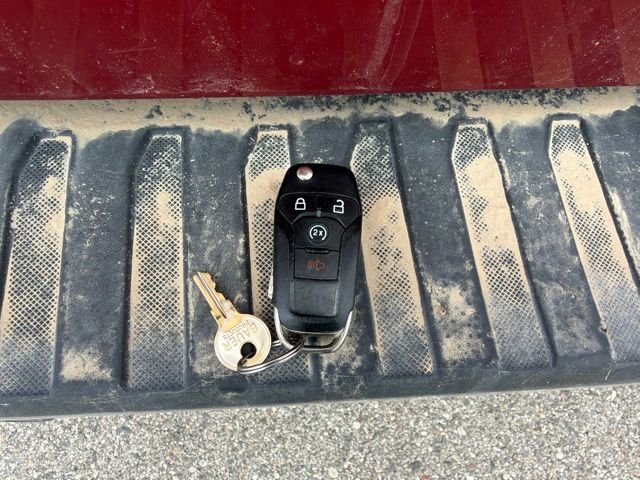 Used 2020 Red Ford XLT image 14