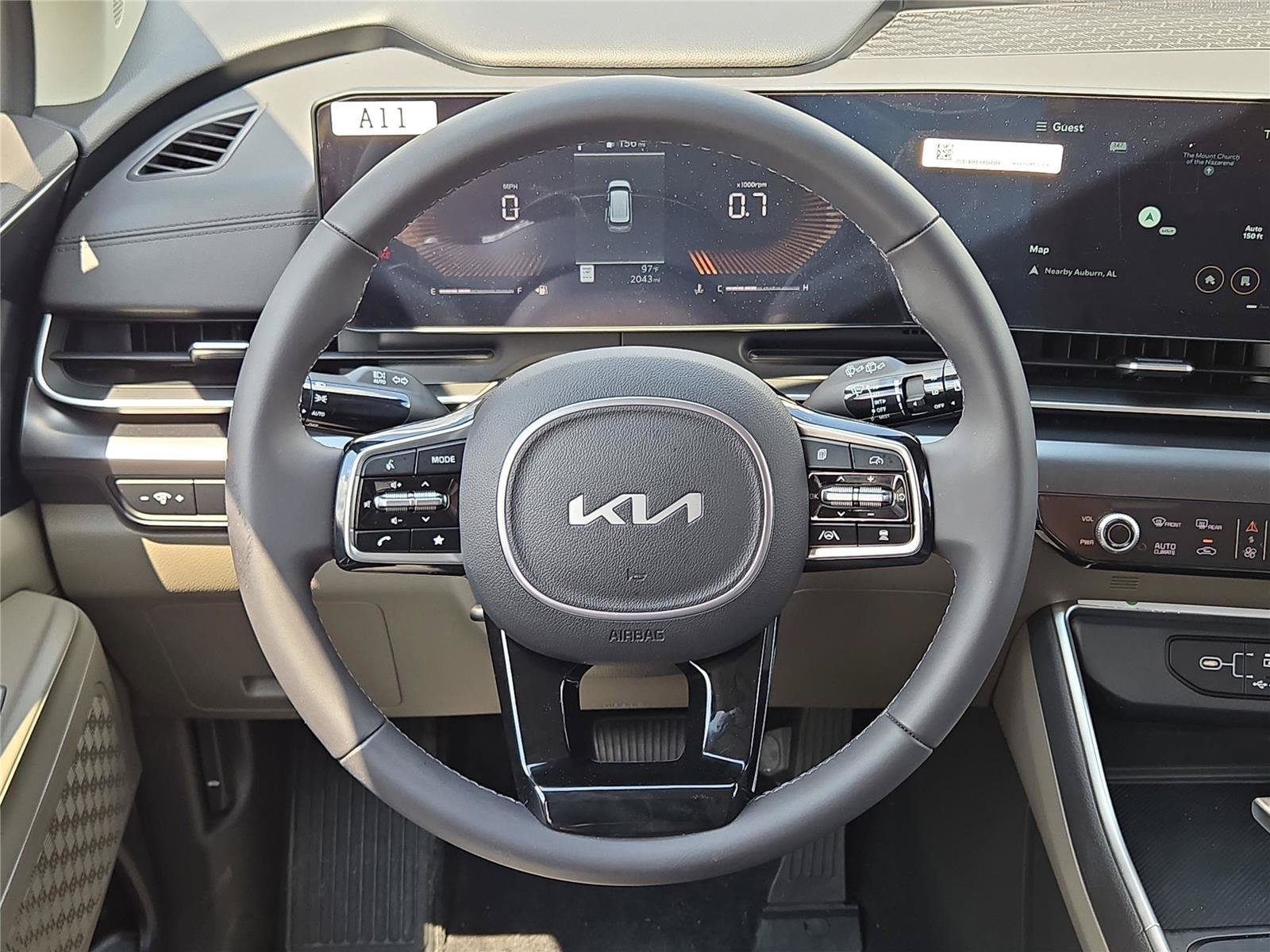 2025 Kia Carnival LXS - Photo 17