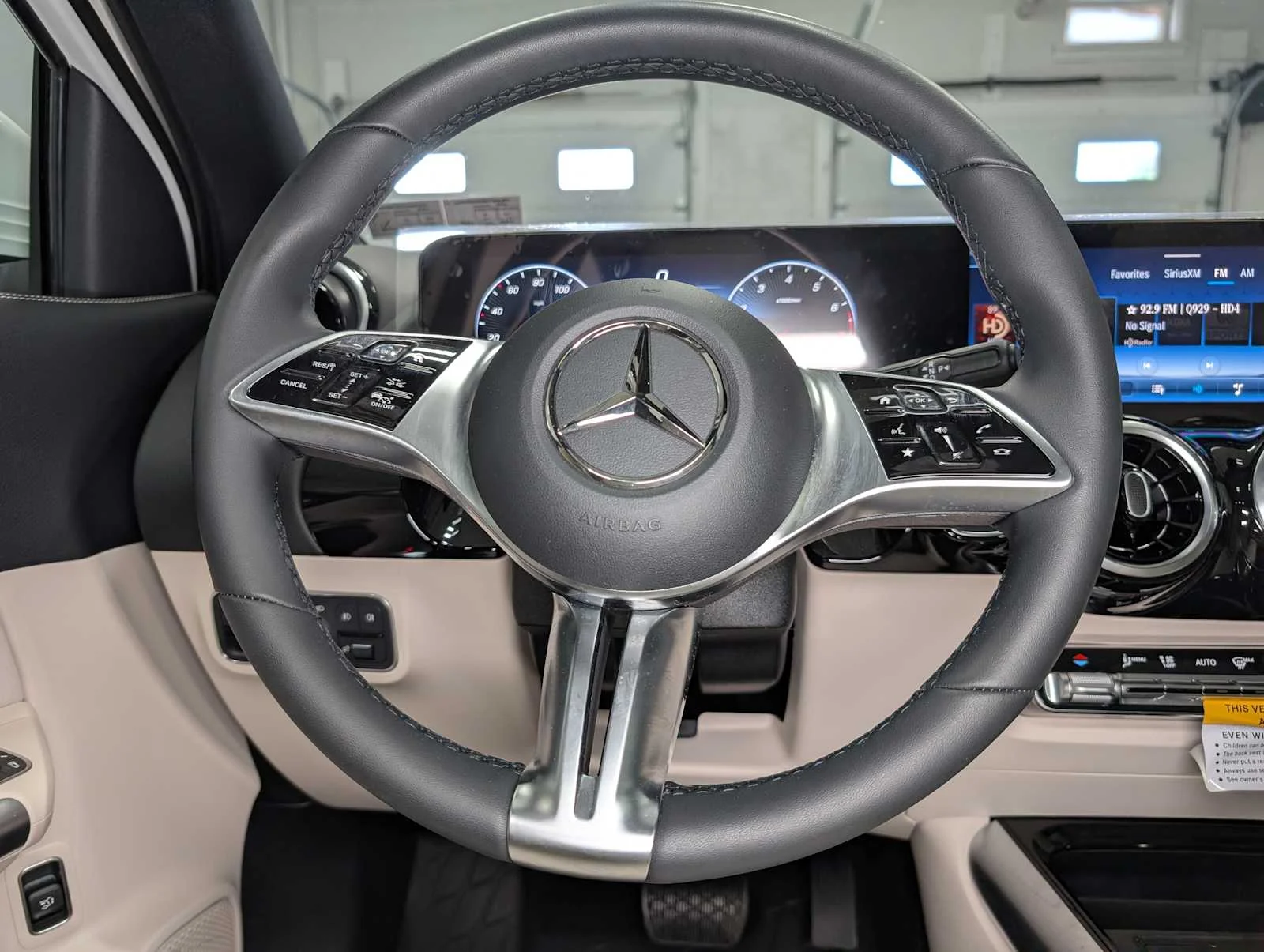 Used 2026 Polar White Mercedes-Benz GLA 250 image 33