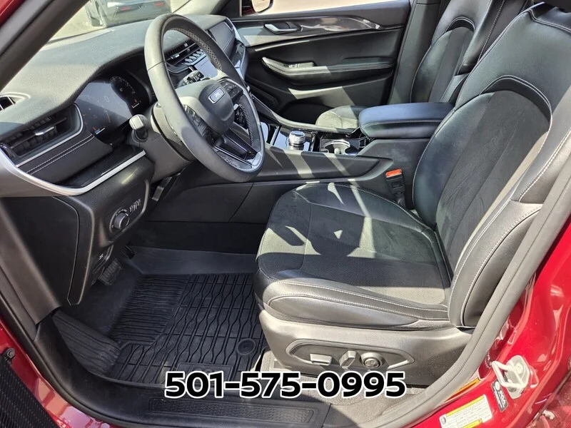 Used 2023 Velvet JEEP ALTITUDE 4X4 image 11