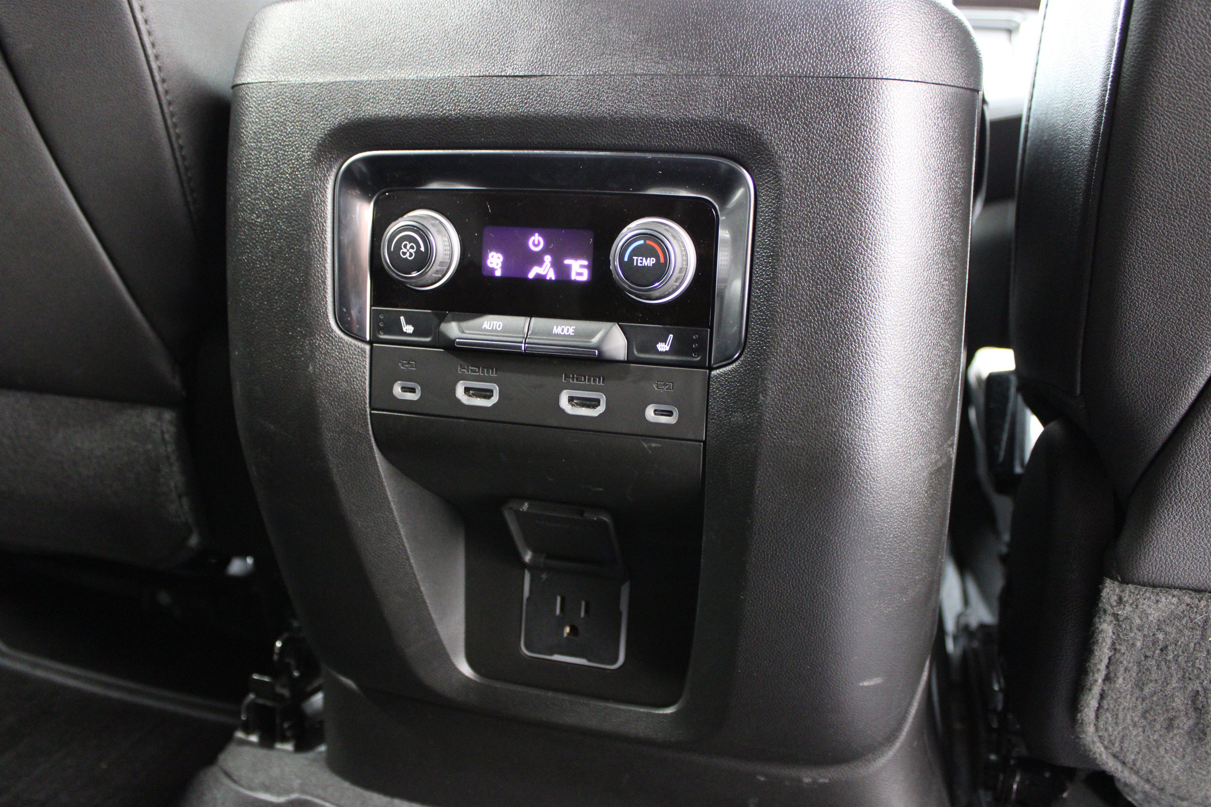 Used 2024 Iridescent Pearl Tricoat Chevrolet High Country image 37