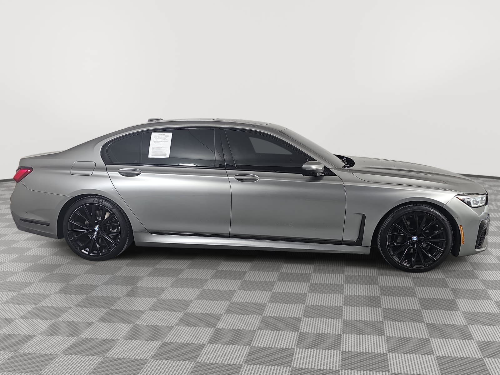 Used 2021 Gray BMW 740i image 9