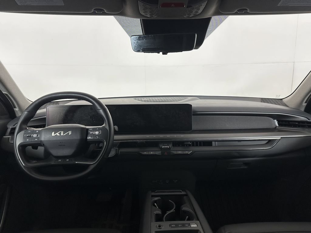 Used 2024 Black Kia Land image 9