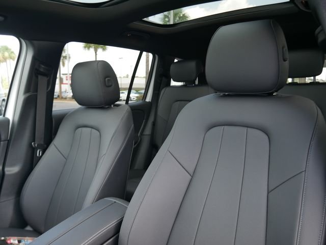 New 2026 Polar White Mercedes-Benz GLB 250 image 18