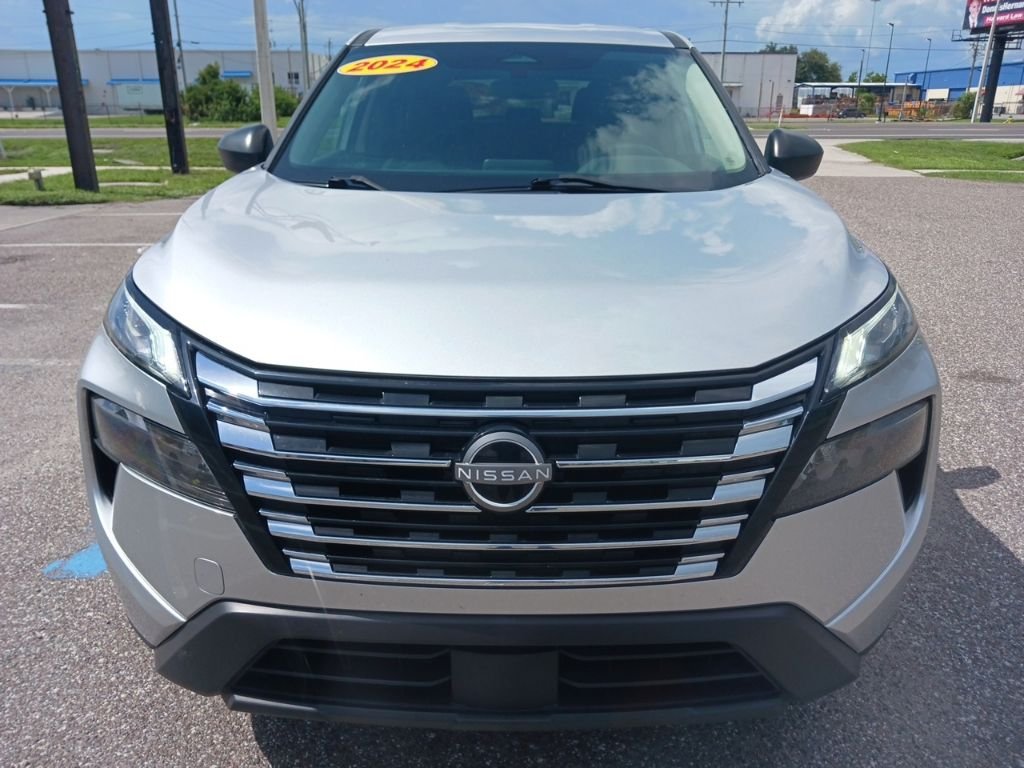 Used 2024 Silver Nissan S image 8