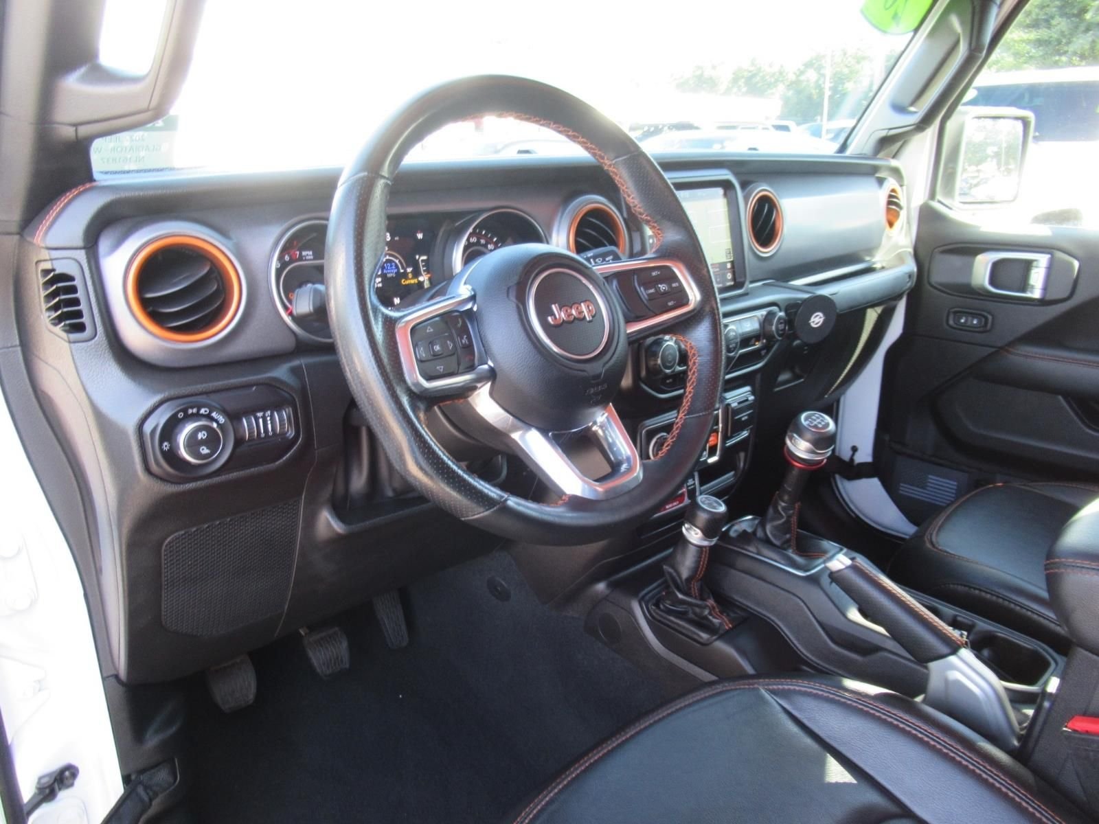 Used 2022 White Jeep Mojave image 21