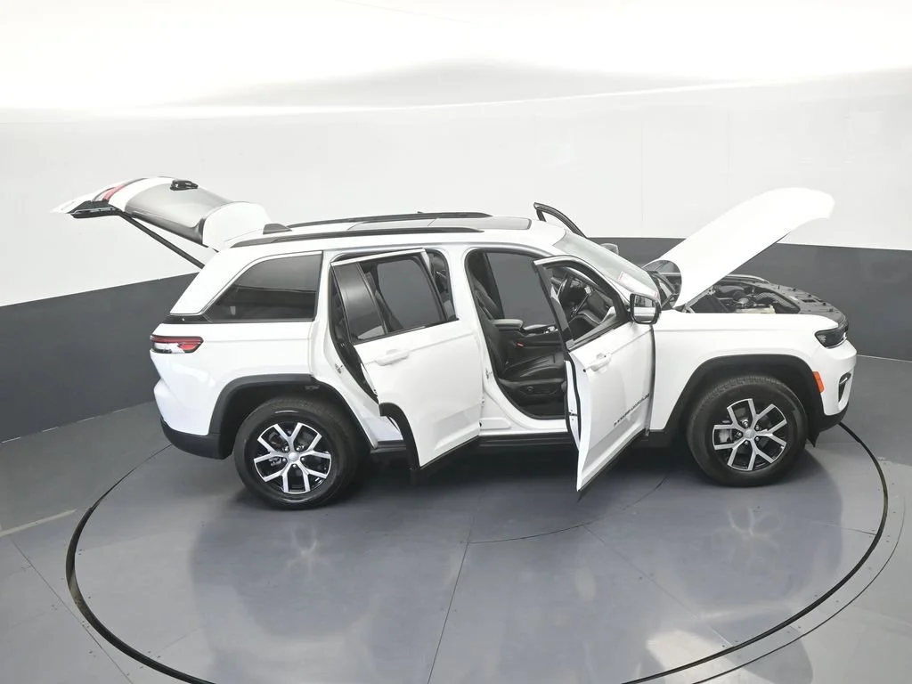 Used 2024 White Jeep Limited image 75