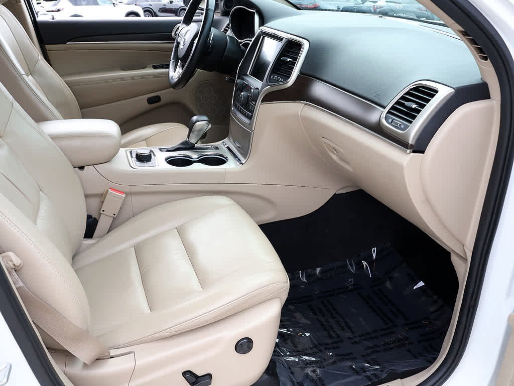Used 2016 Bright White Clearcoat Jeep Limited image 35