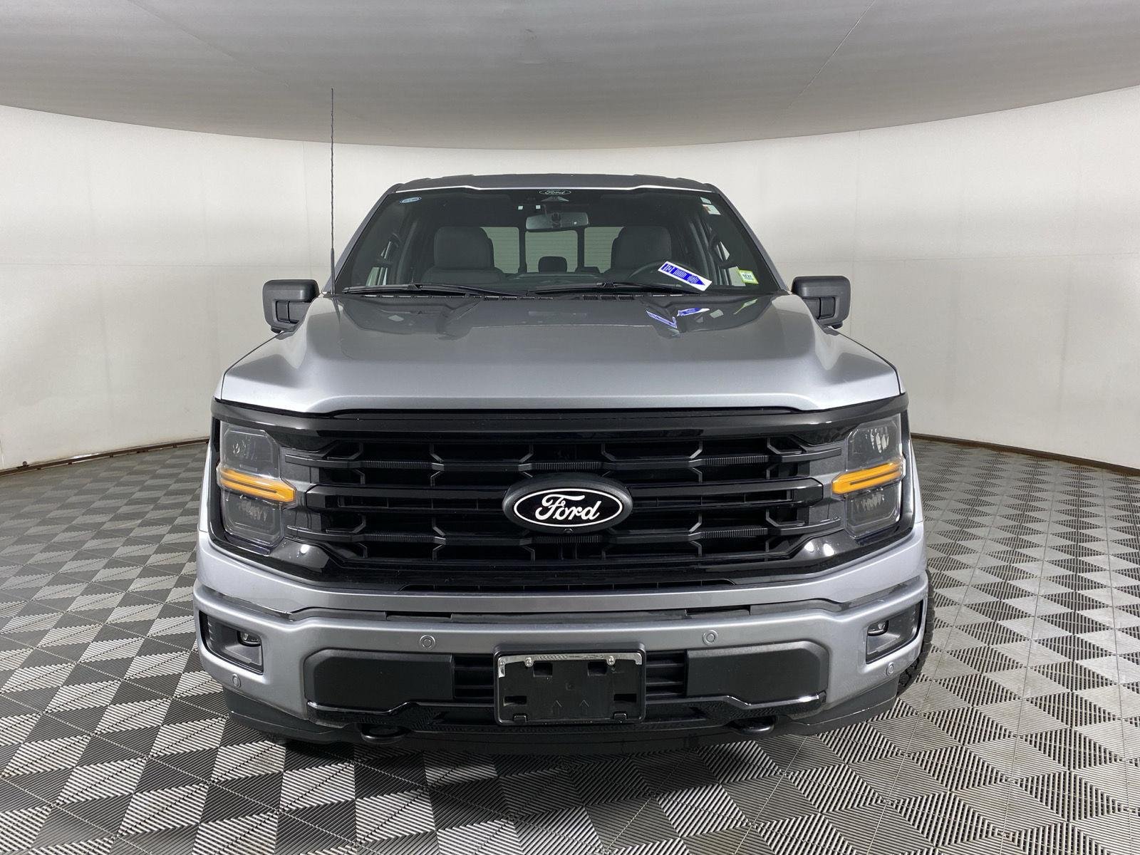 Used 2025 Iconic Silver Ford XLT image 5