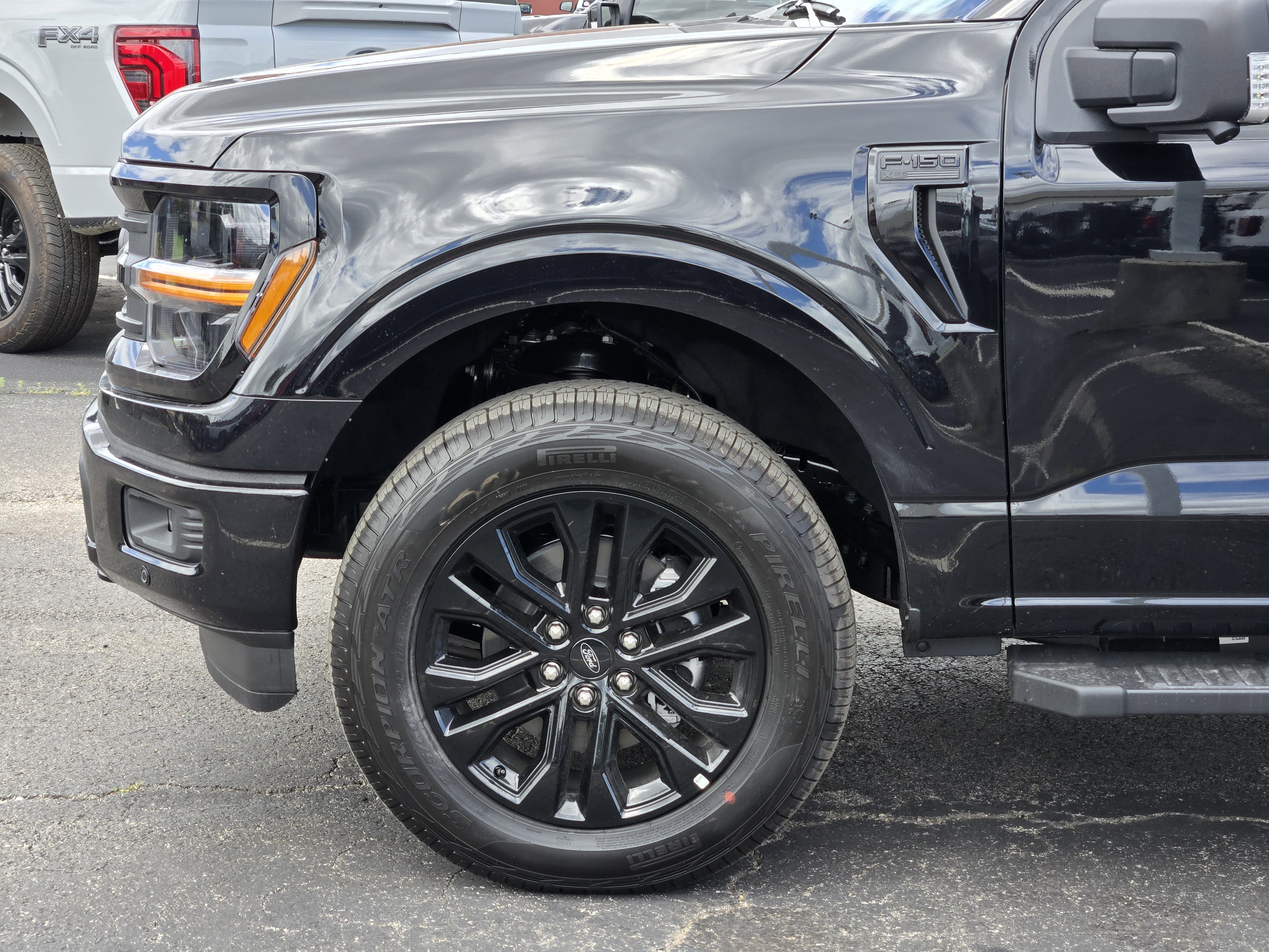 New 2026 Agate Black Metallic Ford XLT image 6