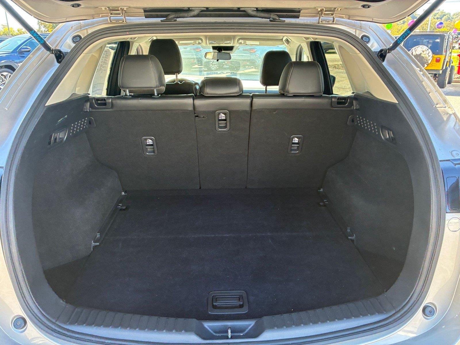 Used 2025 Platinum Quartz Metallic Mazda 2.5 S Select Package image 32