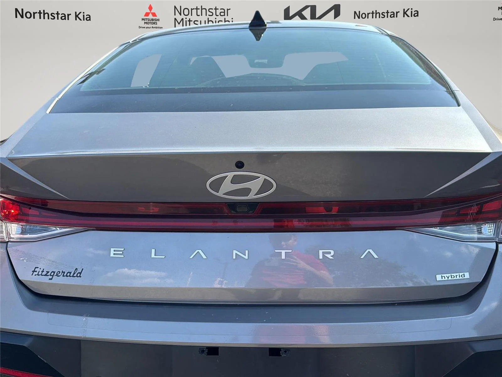 Used 2024 Fluid Metal Hyundai Limited image 27