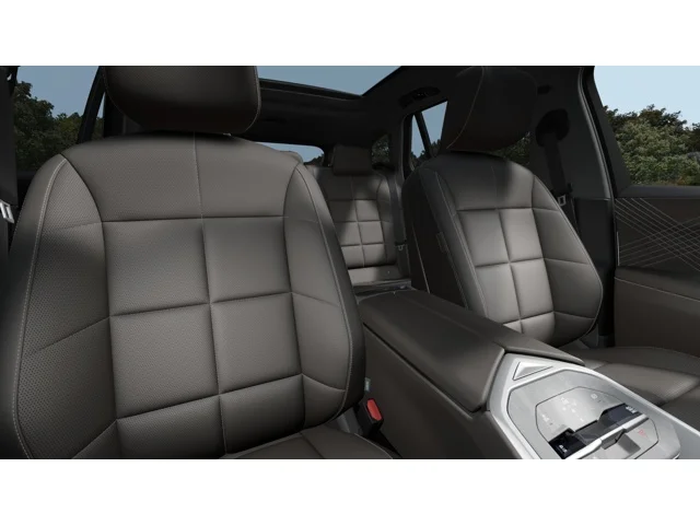 New 2027 Mineral White Metallic BMW 40 xDrive image 11